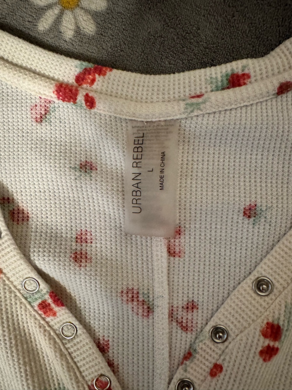 Cream Cherry Print Ribbed Crop Top-Size Large - Picture 4 of 4